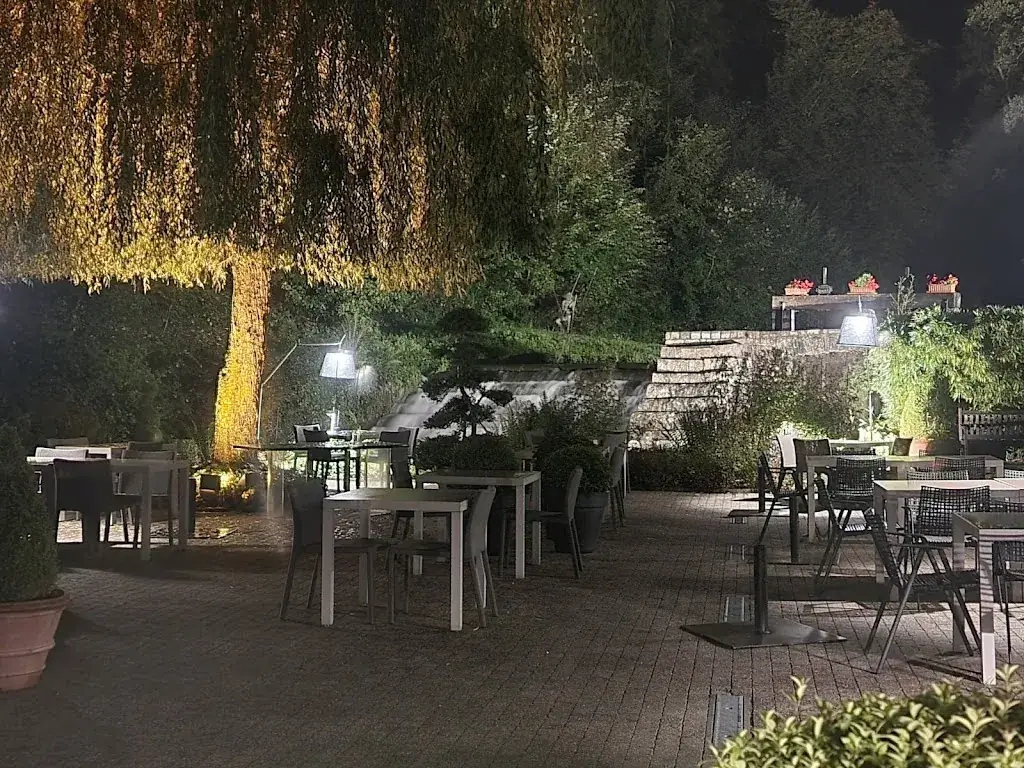 L'Eau Vive Restaurant in Profondeville