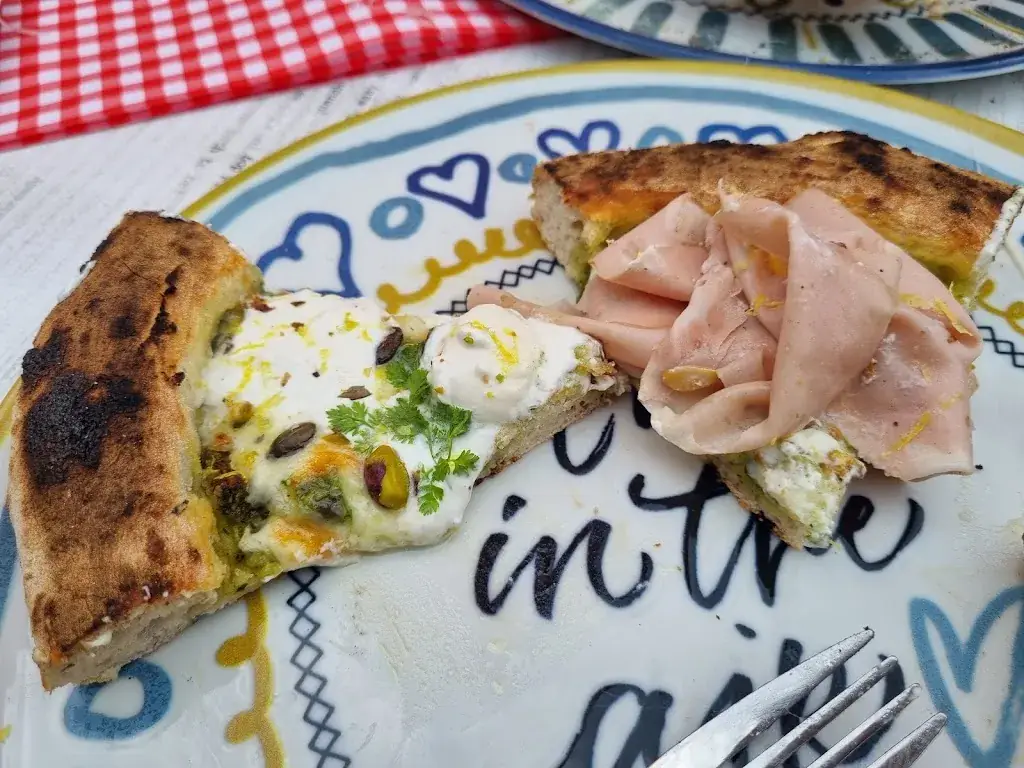 Banu Aysolmaz_BABETTE FALAËN_Onhaye_review