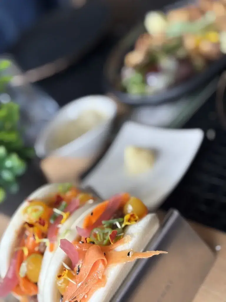 Julie Dekeuster_Escale Bar_Antoing_review