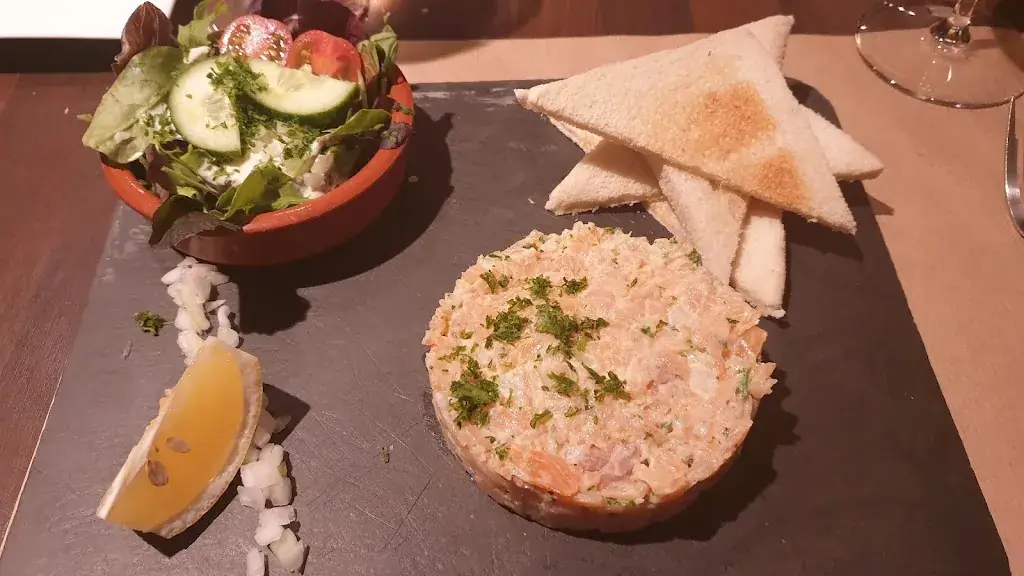 Menü_Um Beaumonde Restaurant 🍽️ Terrasse ⛱️ au bord de l'eau ⛵ Réservation directement en ligne 📱_Tournai_Bild_4