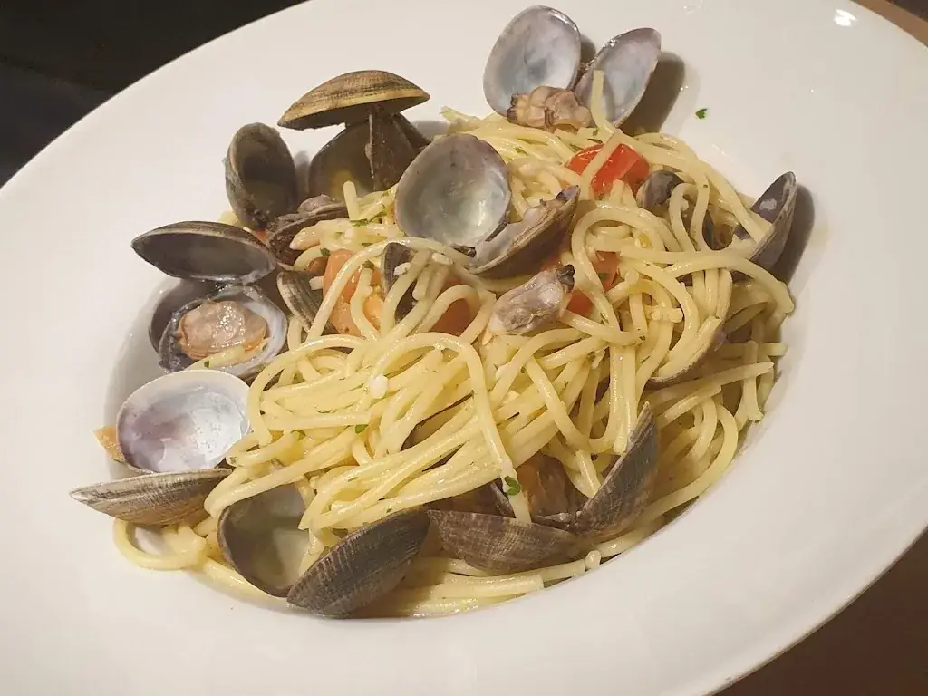 Menü_Um Beaumonde Restaurant 🍽️ Terrasse ⛱️ au bord de l'eau ⛵ Réservation directement en ligne 📱_Tournai_Bild_5