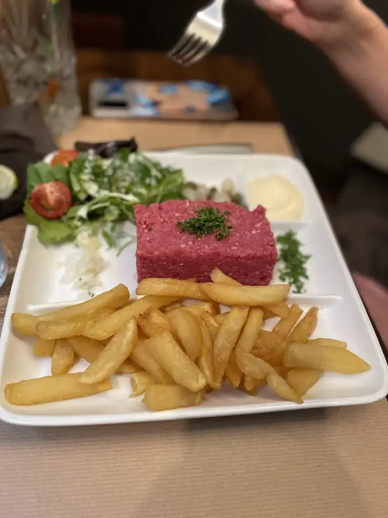 Menü_Um Beaumonde Restaurant 🍽️ Terrasse ⛱️ au bord de l'eau ⛵ Réservation directement en ligne 📱_Tournai_Bild_6