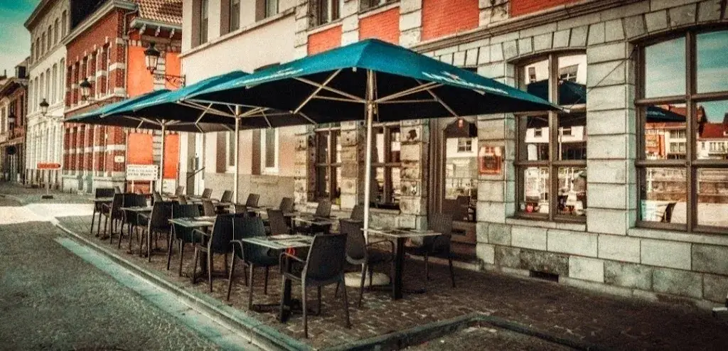 Um Beaumonde Restaurant 🍽️ Terrasse ⛱️ au bord de l'eau ⛵ Réservation directement en ligne 📱_Tournai_slider_image_1