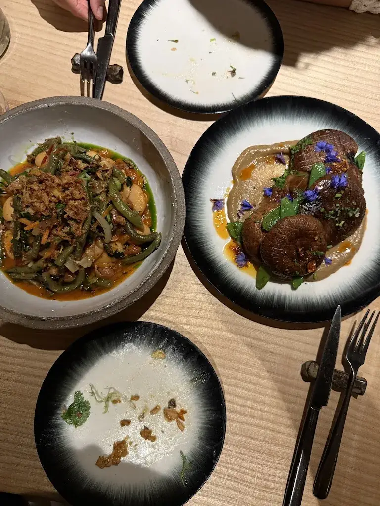 Ramirez Christian_and/or_Antwerpen_review