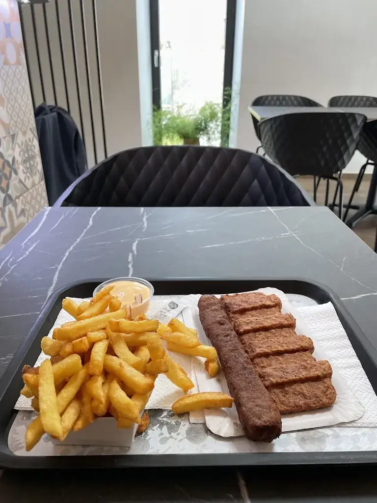 Leut Bounpaseuth_Le Capucin_Arlon_review