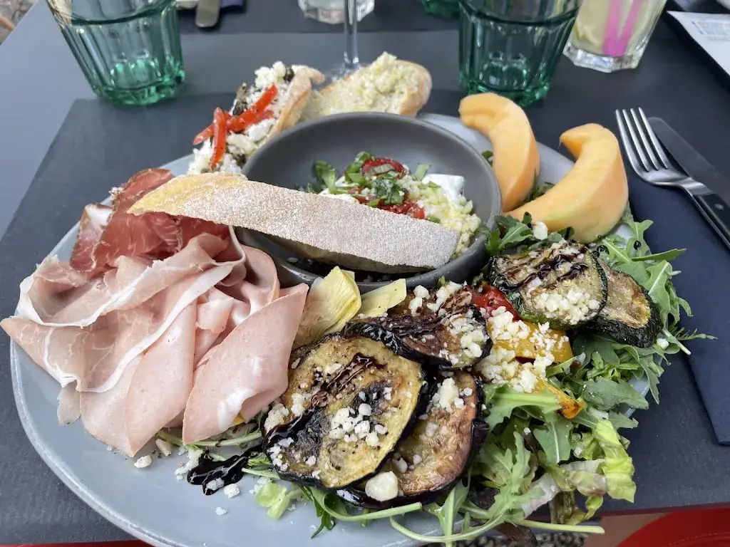 Les filles d'Hortense_Aubel_slider_image_2