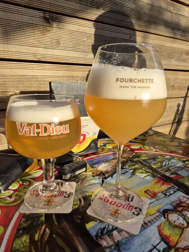 Wolfgang Schiene_Augustin's Café_Baelen_reseña