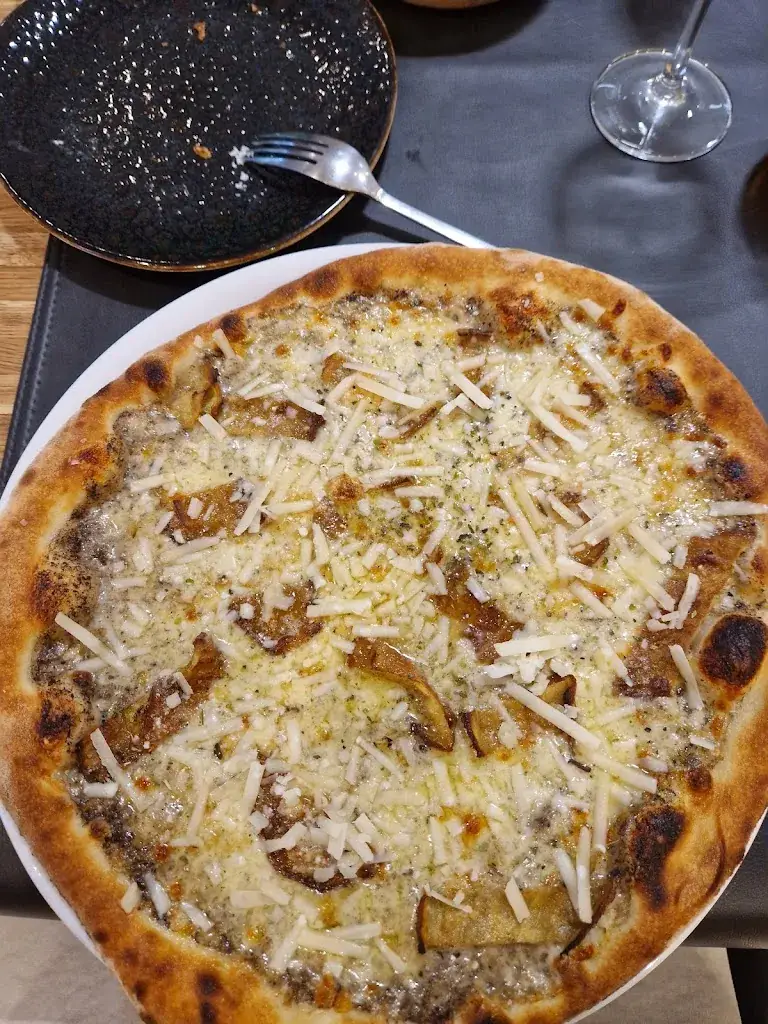 Ashkan Tavakoli_La Bottega_Eupen_reseña