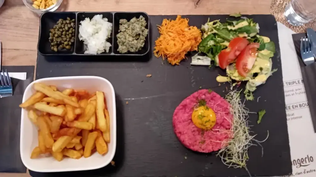 The Murrays_Limbourg_slider_image_2