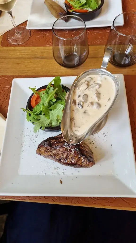 Léa Llopis_Le Moulin du Broukay_Bassenge_review