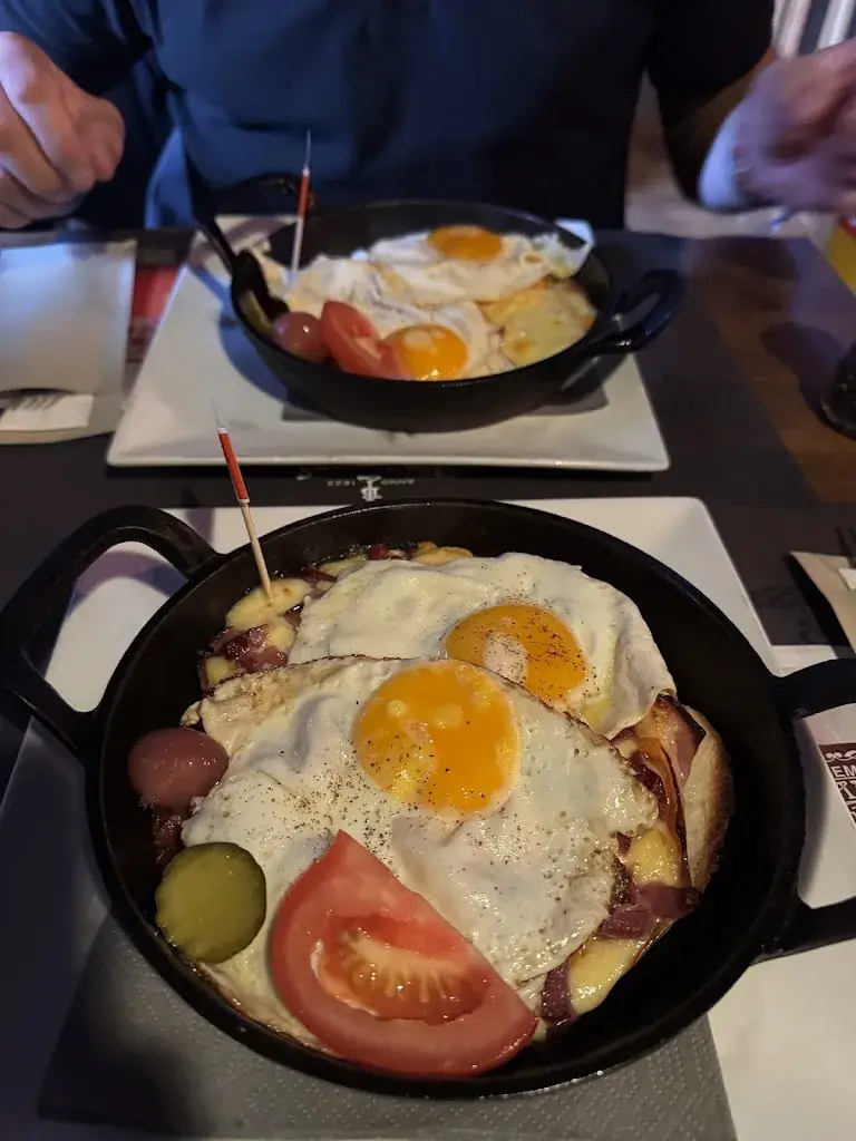 Anna S._Brasserie Lamborelle_Bastogne_review