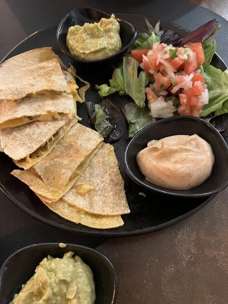 Barbara Skinner_Mel'ting Pot Bastogne_Bastogne_review