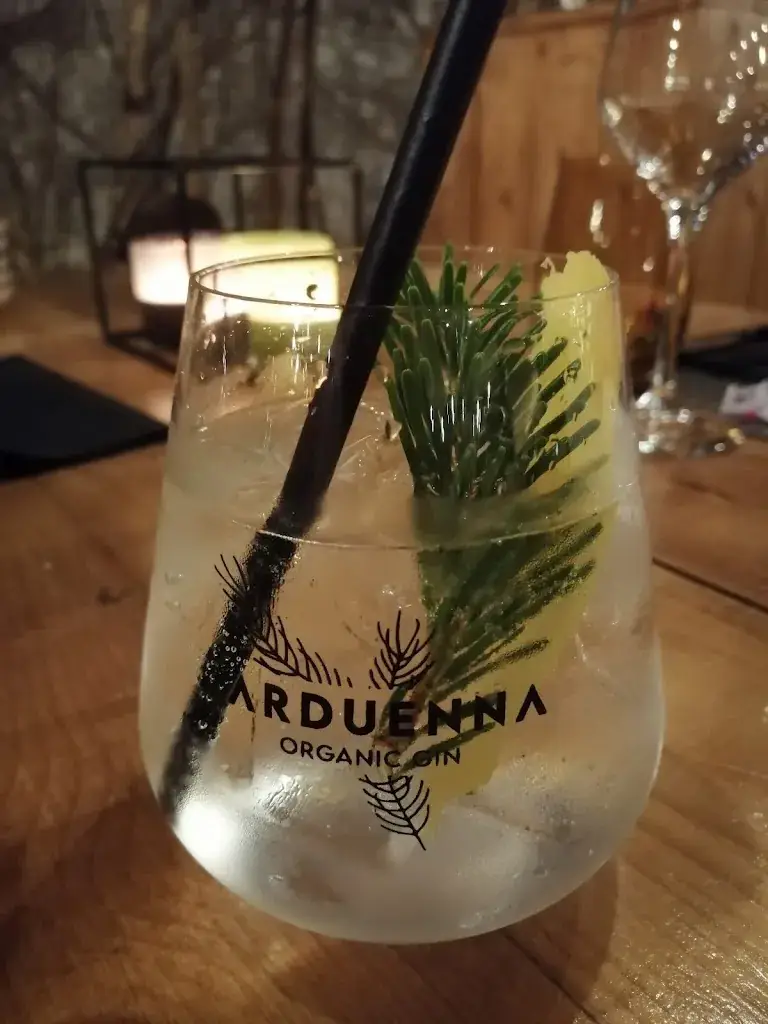 Le garage_Bastogne_slider_image_2