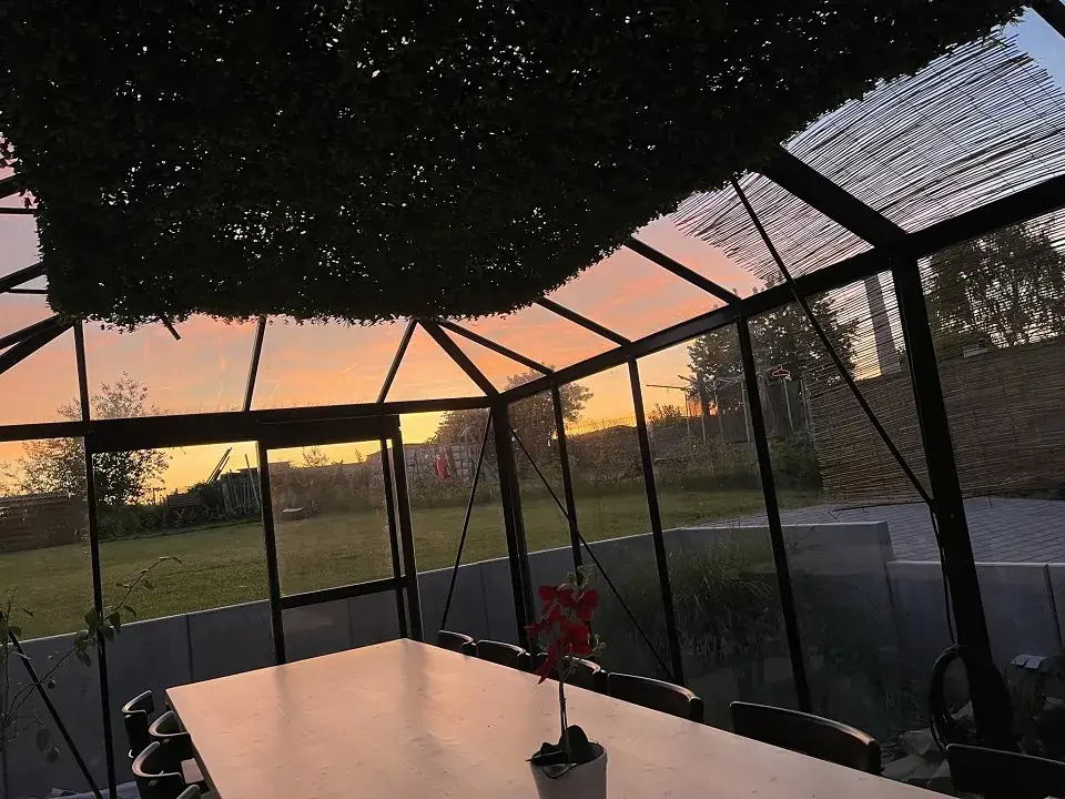 Smokey Moment_Berloz_slider_image_1