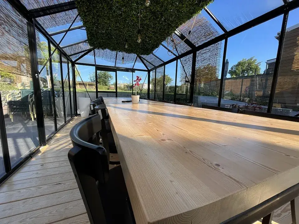 Smokey Moment_Berloz_slider_image_3