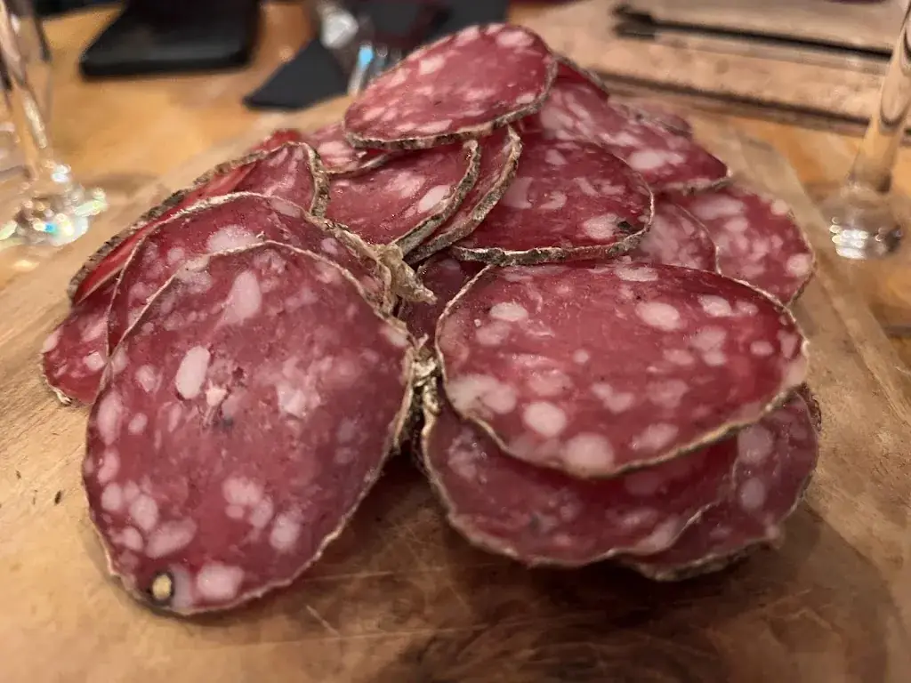 Elaine Lorent_CUTS Meat & Fire_Lasne_review