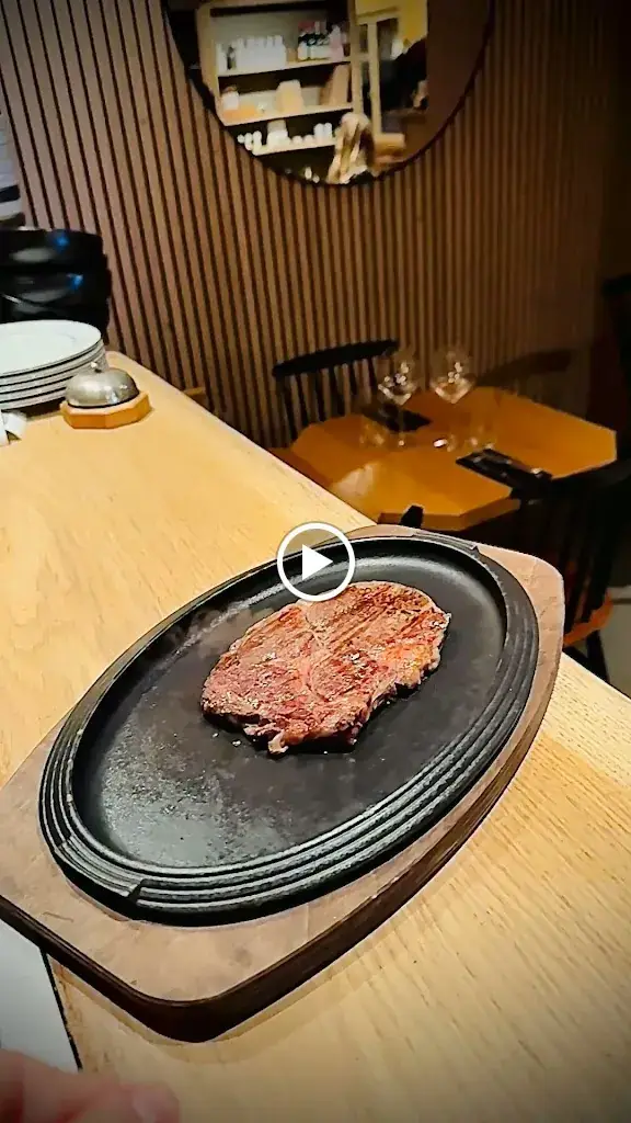 CUTS Meat & Fire_Lasne_slider_image_2