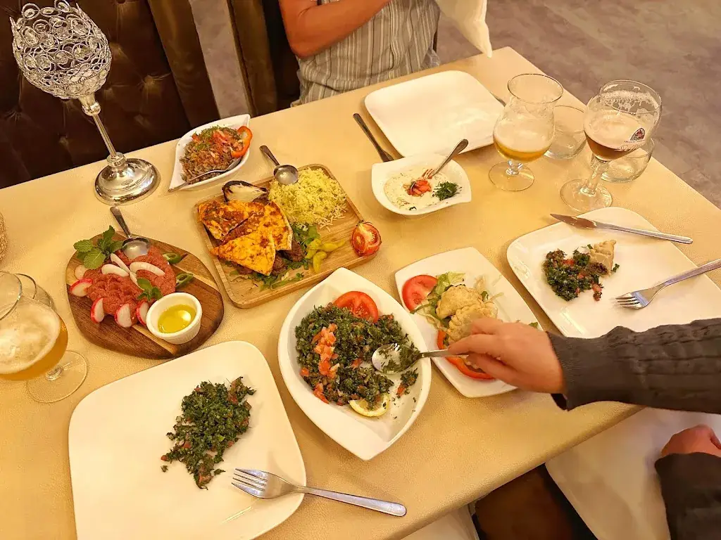 Jorge Felipe Palha_Royal Lebanon_Lasne_review