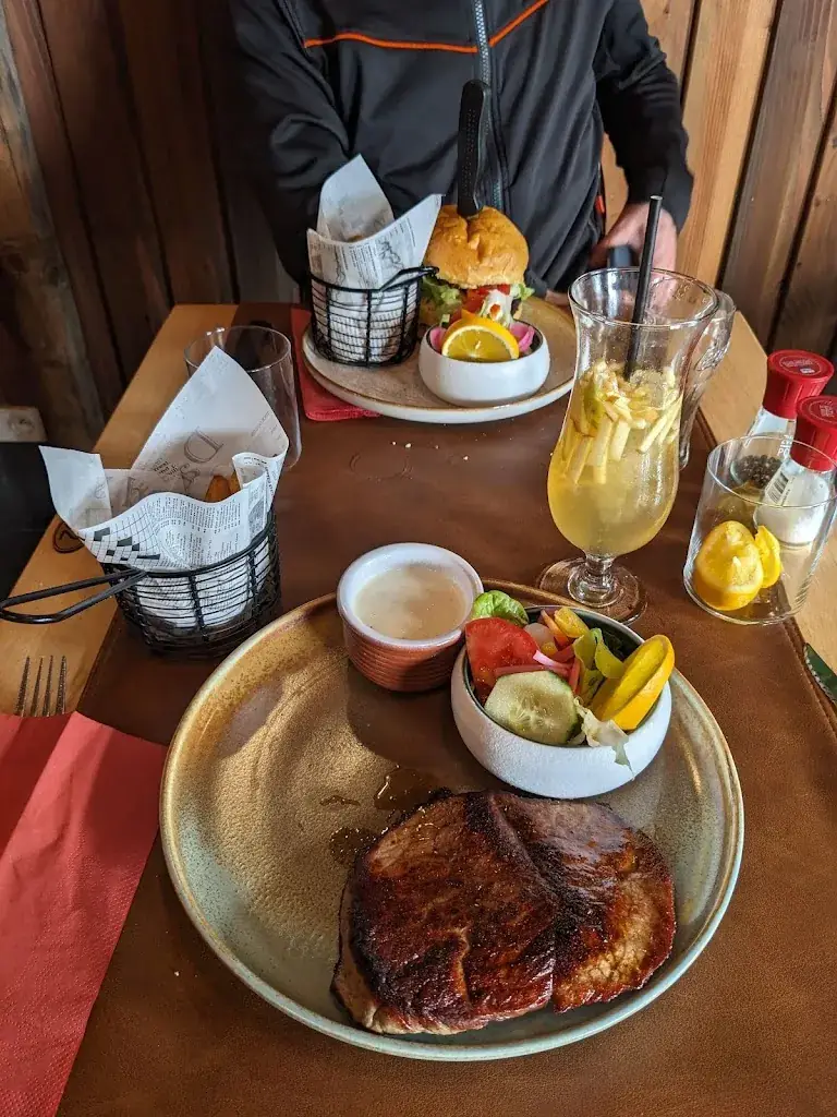 Anouk Wiertz_Le Caméo Grill Restaurant_Bertrix_review