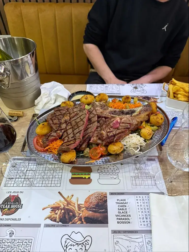 Bouillon Steak House restaurant à Bouillon