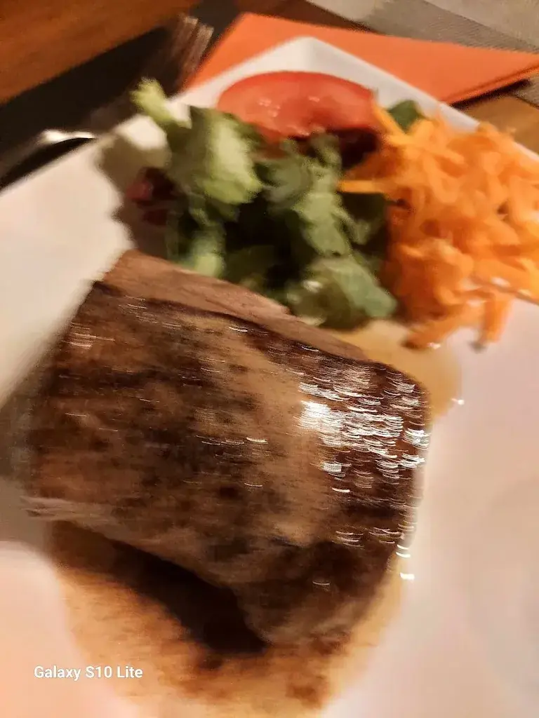 Semra Eser_Au Moulin_Bernissart_review