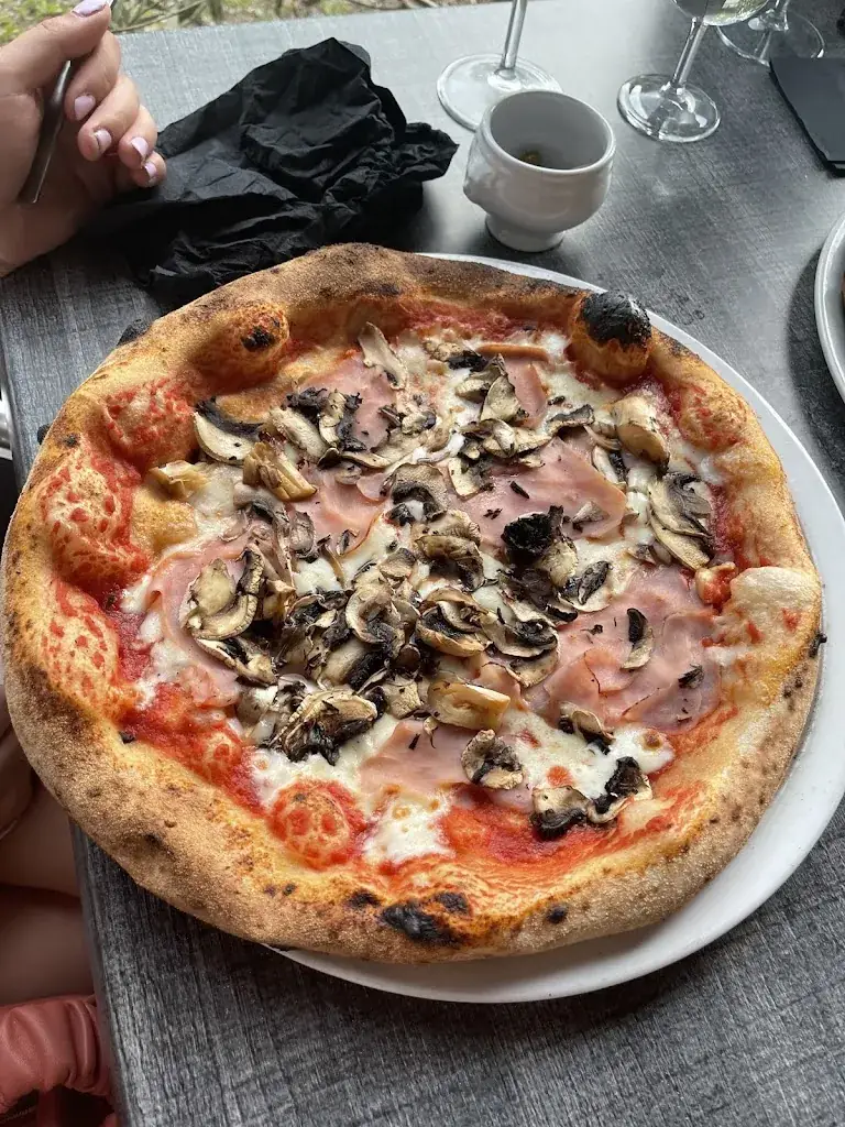 La Pulcinella_Bernissart_slider_image_3