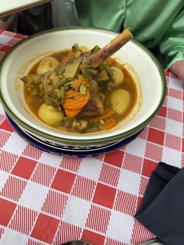 Julien Couneson_L'Oriental_Fléron_review