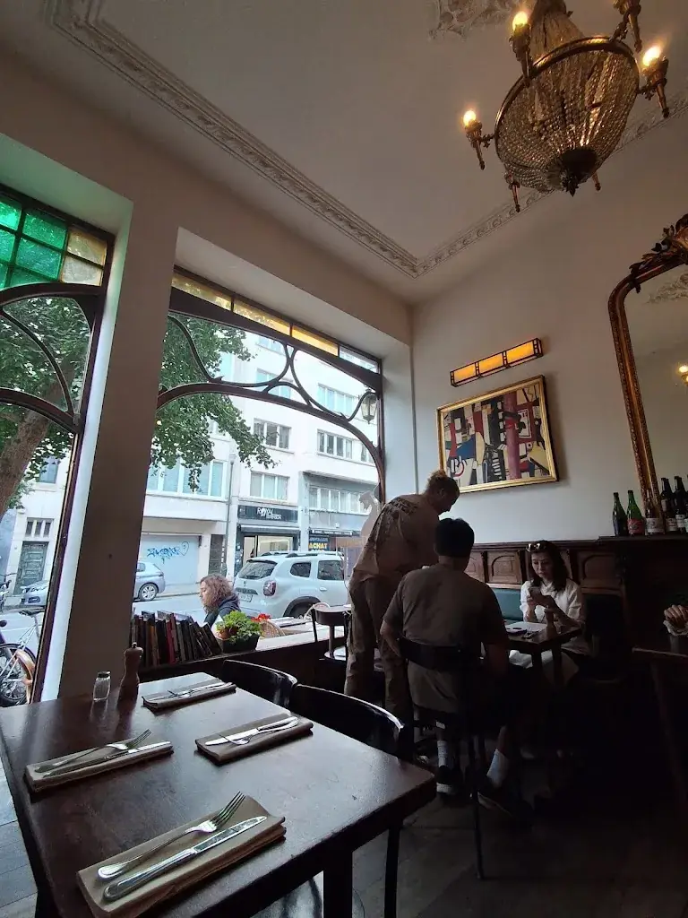 Nüetnigenough_Bruxelles_slider_image_3