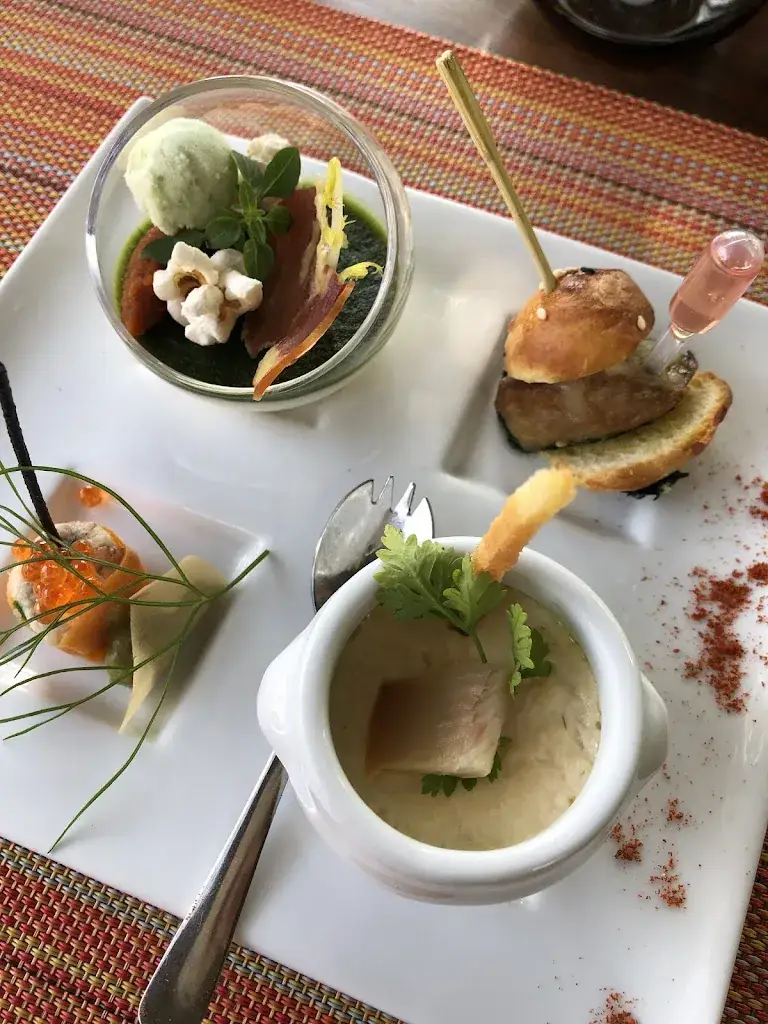 Luiz Veloso_Le Jardin de Caroline_Blegny_review