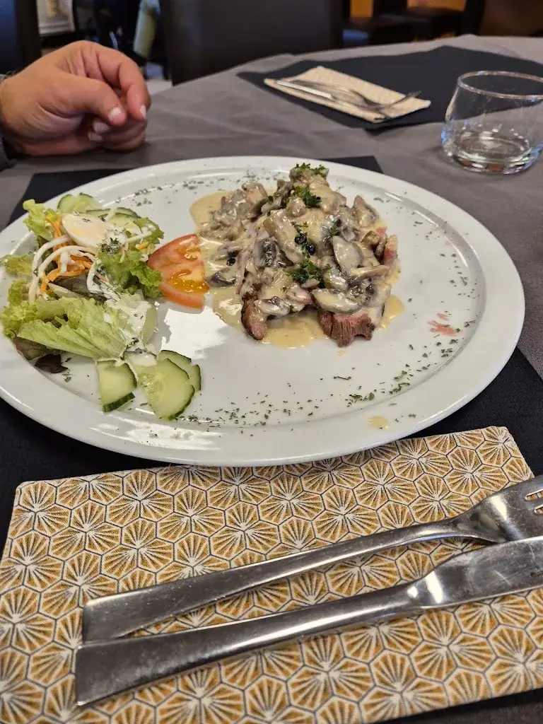 Menü_Brasserie Aux 3 châteaux - eux-reca_4671_Bild_7