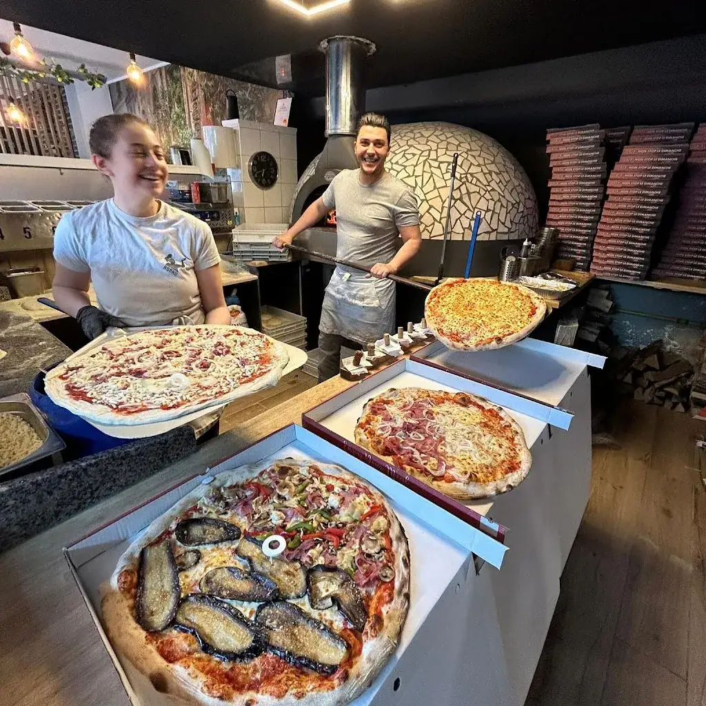 Viva La Pizza_Boussu_slider_image_3