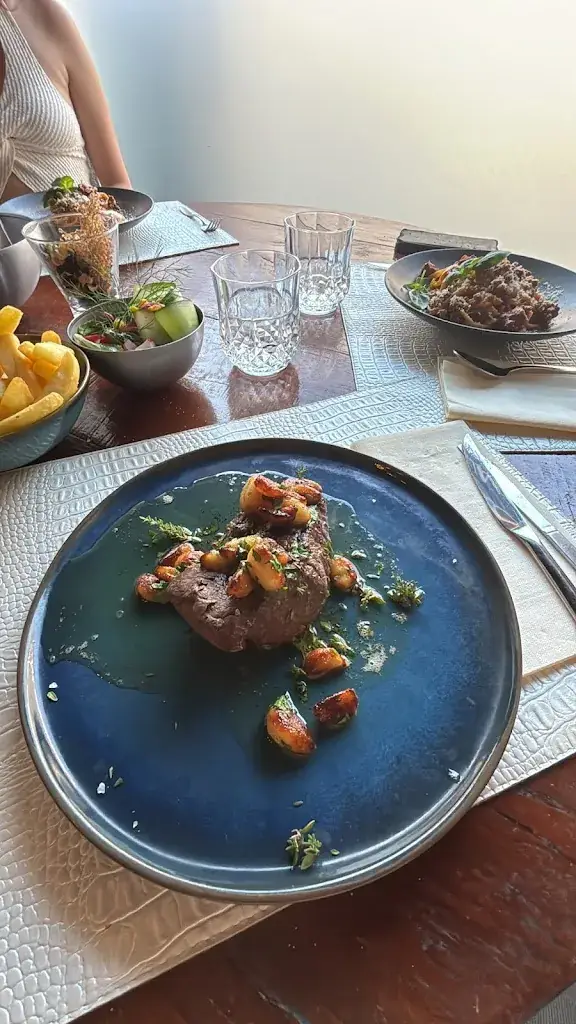 Johanna Dlm_Bonifacio_Saint-Ghislain_Bewertung