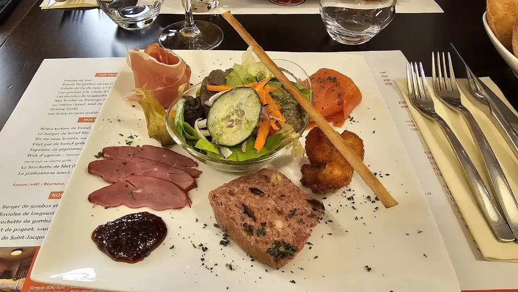 La Table d'Auguste_Dour_slider_image_3