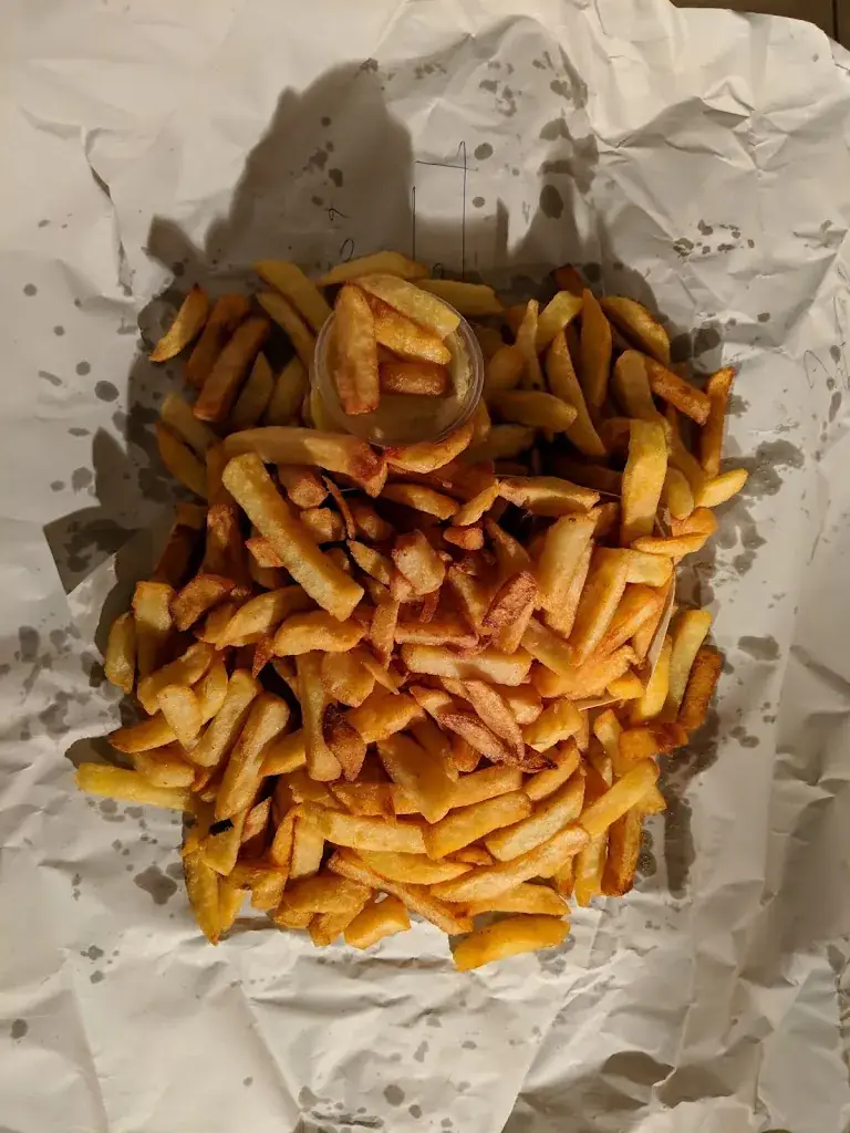 Lauren Prough_Friterie d'Attre_Brugelette_review