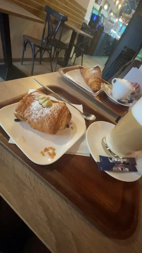 Morgane Blairon_La Tavernetta_Chapelle-lez-Herlaimont_review