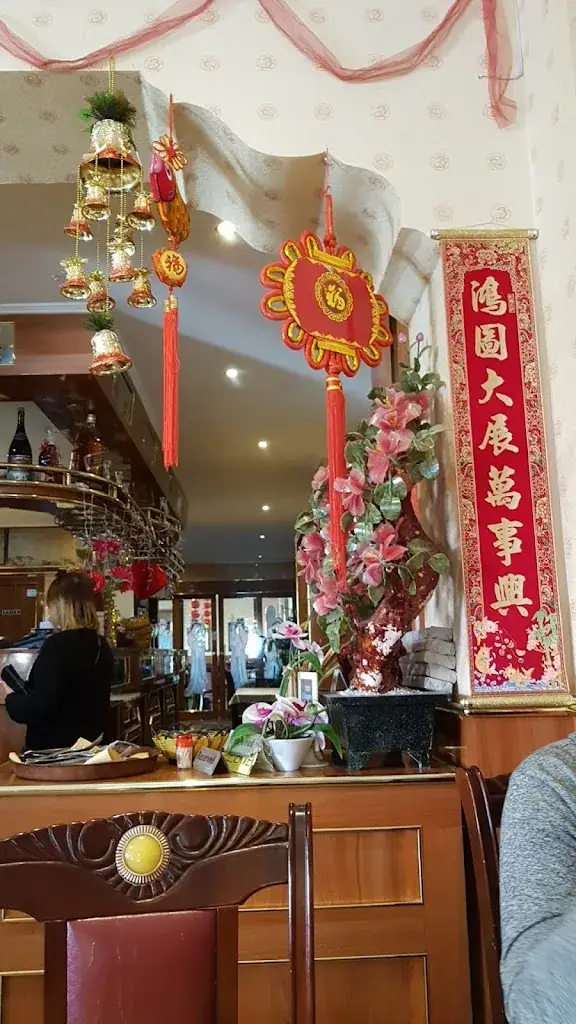 Le China Crystal / Y-F. Restaurant in Chapelle-lez-Herlaimont