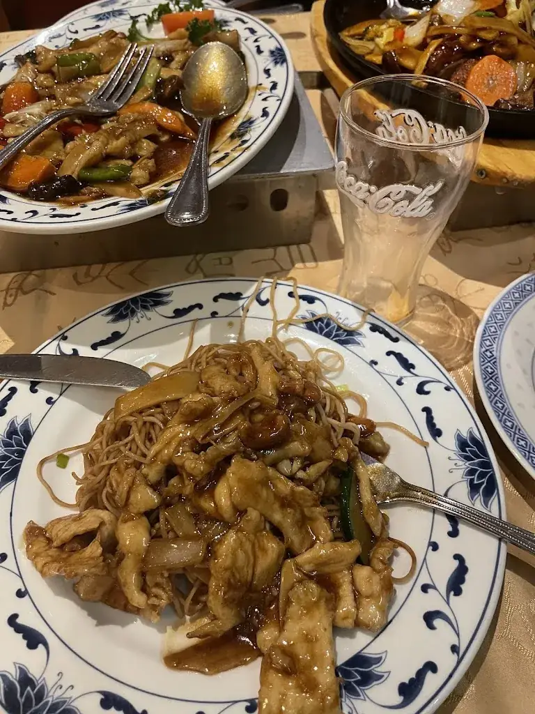 Le China Crystal / Y-F._Chapelle-lez-Herlaimont_slider_image_2