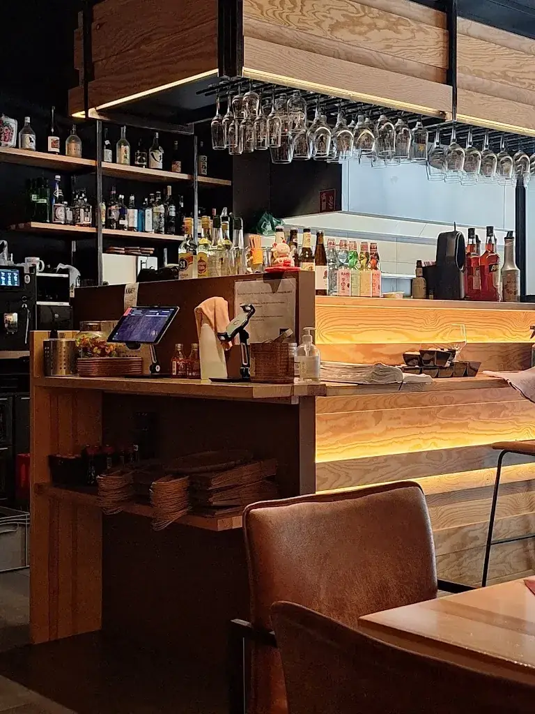 Kāmen Kitchen Tirou_Charleroi_slider_image_3