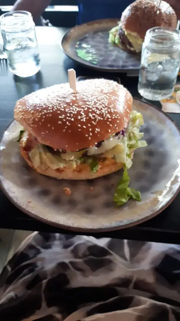 Tom Verhelst_Pub 24_Bütgenbach_review