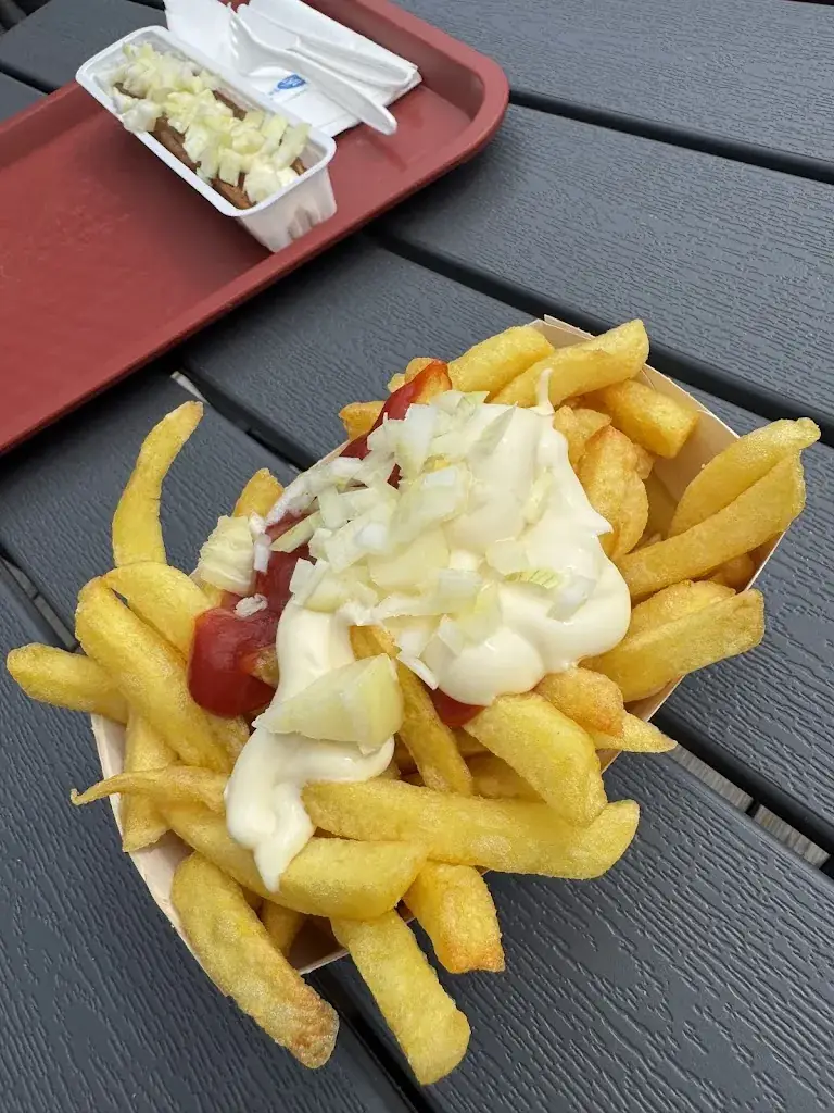 Johannes Karl Paul_Friterie Chez Alina_Bütgenbach_Bewertung