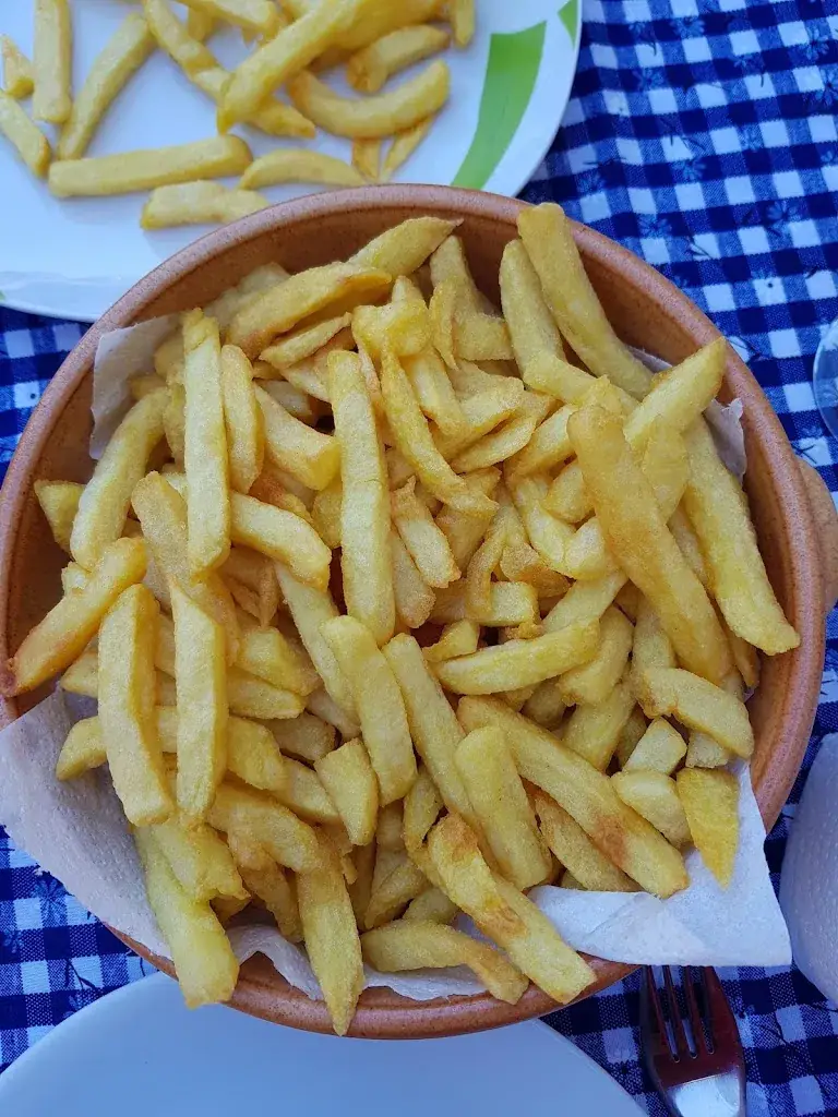 Petru Lazari_Friterie Chez Alina_Bütgenbach_Bewertung