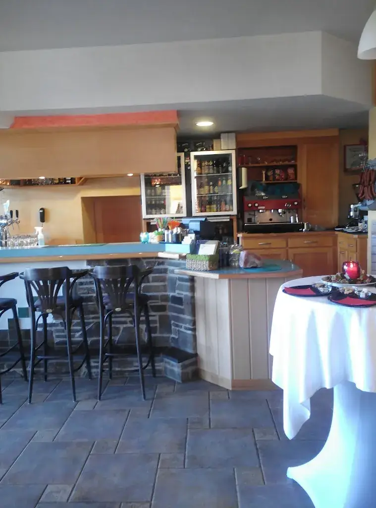 vicent jackson_Burgterrassen_Bütgenbach_reseña