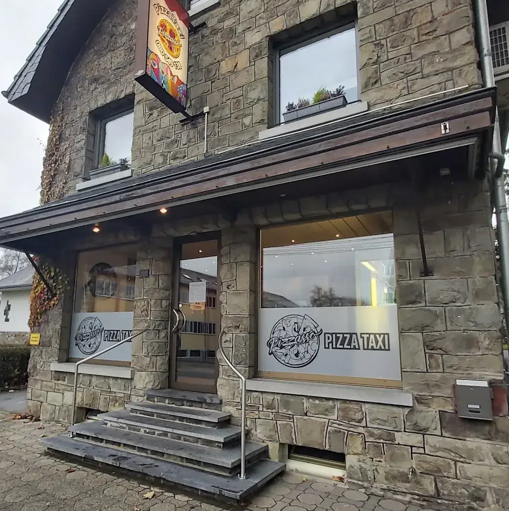 Pizza Taxi Pizzasso - Eiswagen Gelato restaurant à Bütgenbach