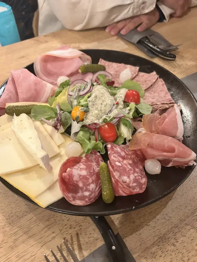 A “A”_Le Foyer_Chiny_avis