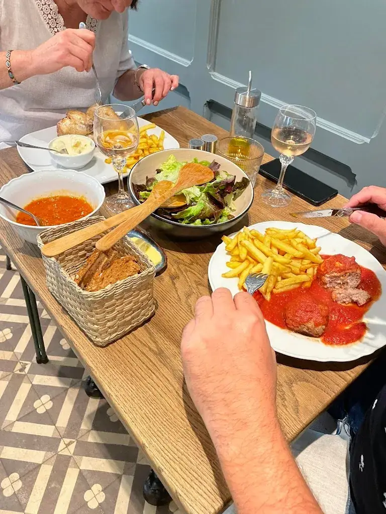 Poul & Boul_Chimay_slider_image_3