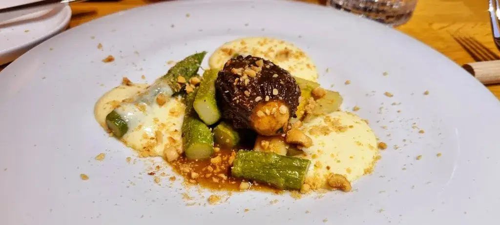 Stumpy Surfer_Pavillon Du Vieux Chateau_Modave_Bewertung