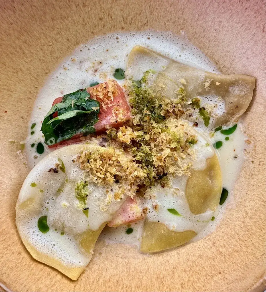 Marc Roland_Les Coudes sur la Table_Chaudfontaine_reseña