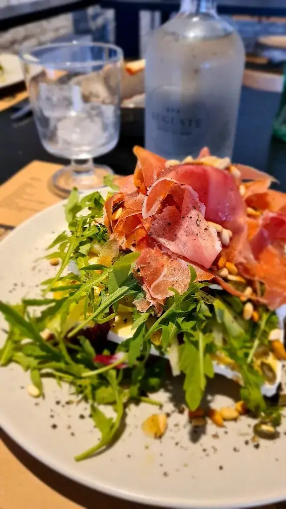 Bartosz Zarazka_Bar Auguste Coffee And More_Boechout_review