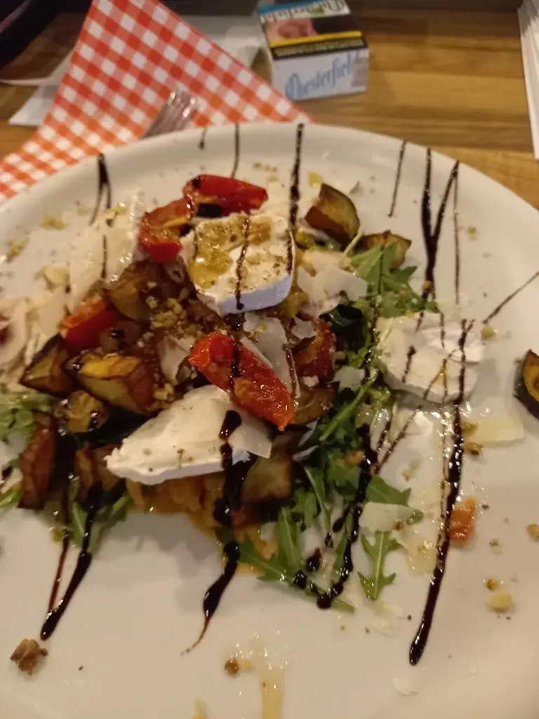 Ashley de Mug_Valentino_Chaudfontaine_review