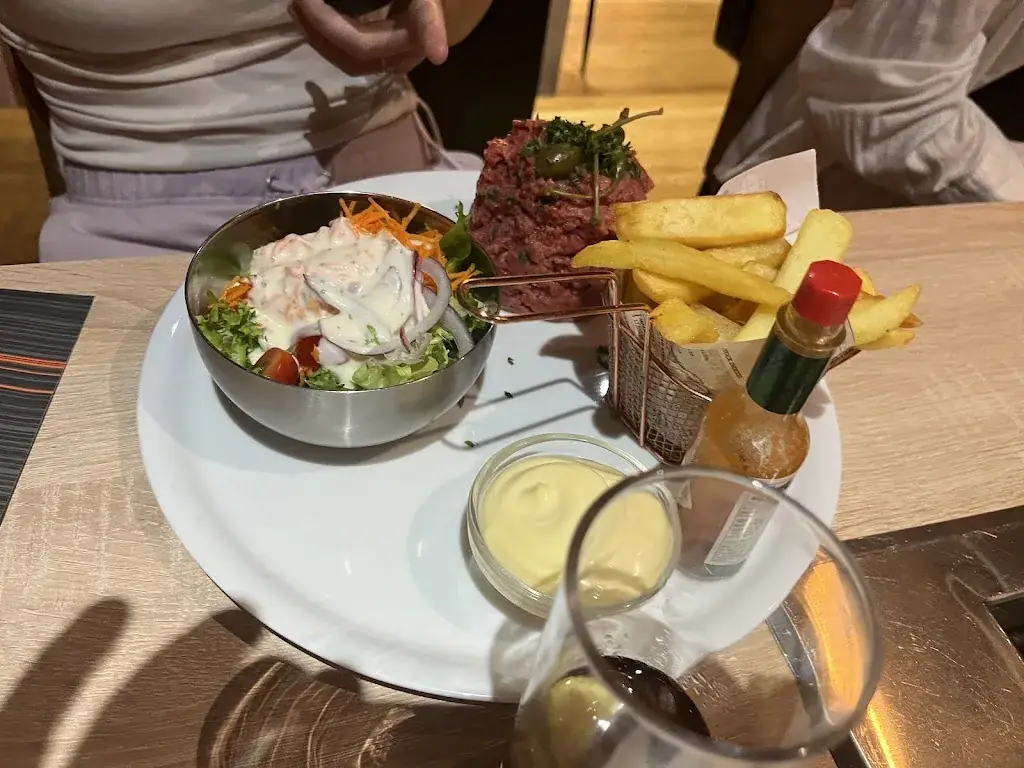 Mads Elmenhoff_Cook'n Grill_Ciney_review